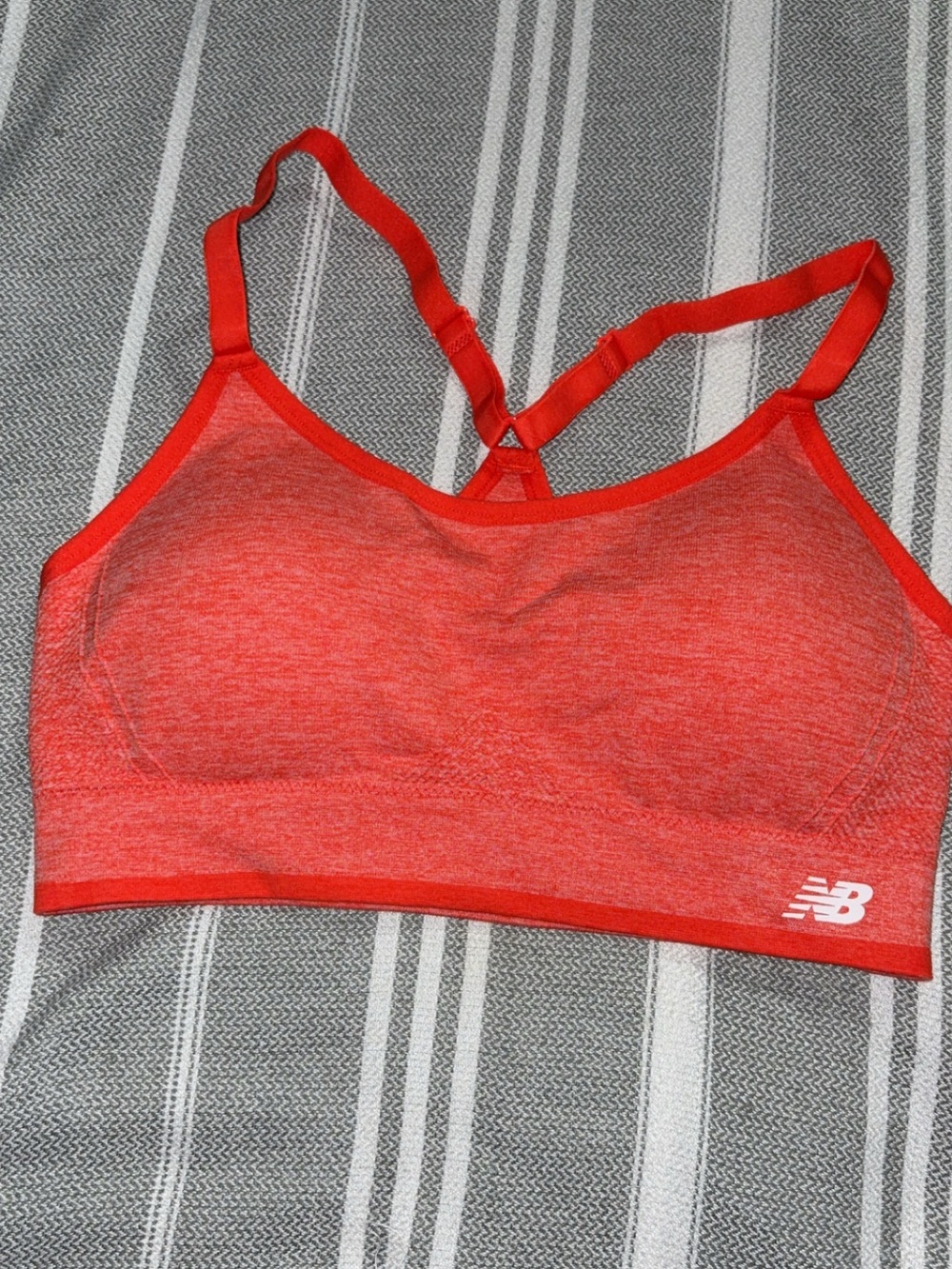 New Balance Women's Red Heathered Seamless Sports Bra